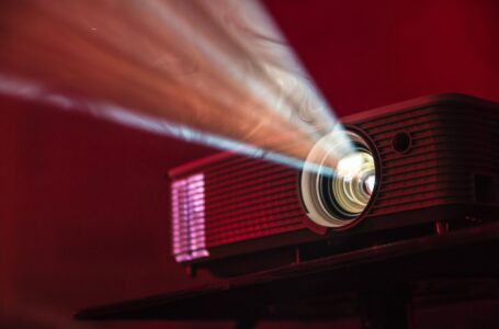 How to Pick the Best Mini Projector for Movies?